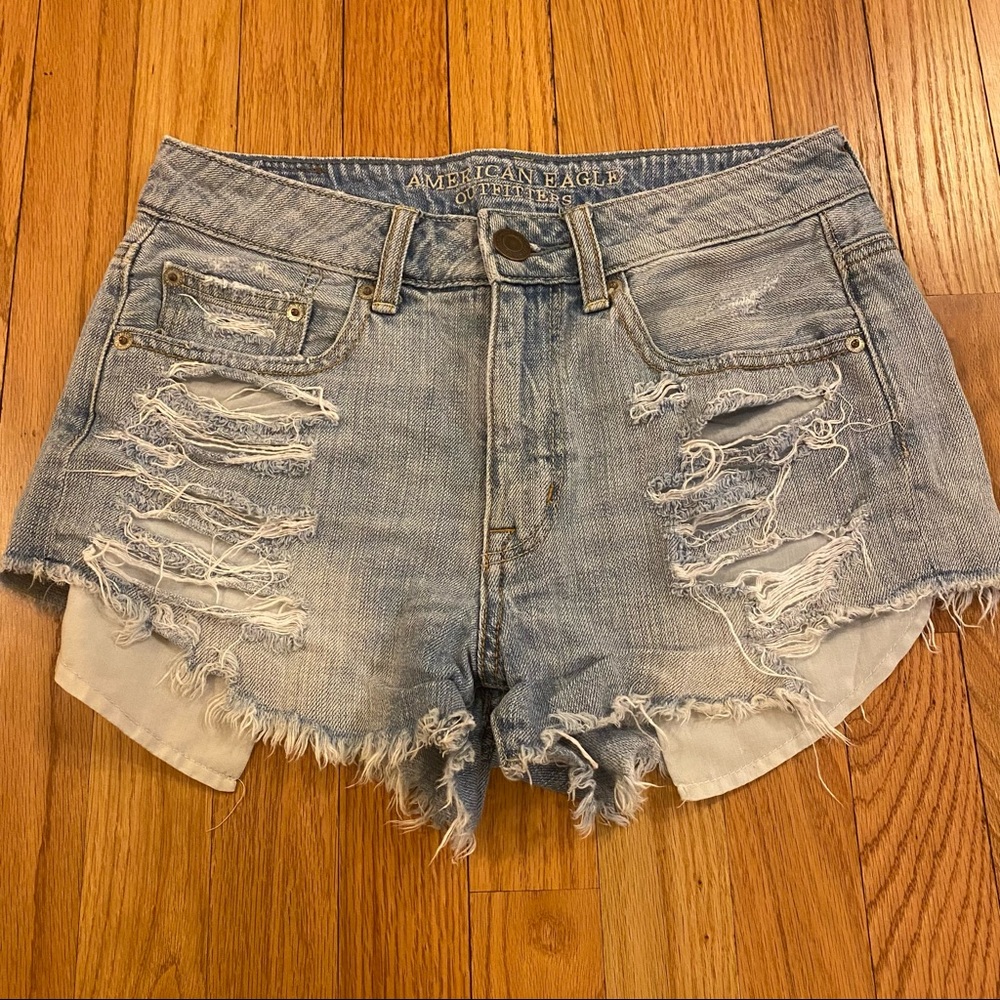 American Eagle Distressed Denim Shorts ⚡️